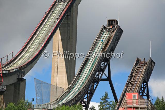 finlande 20.JPG - Triple tremplin de saut à ski, championnat du monde en 2001, séance d'entraînement estival,  Lahti, Finlande